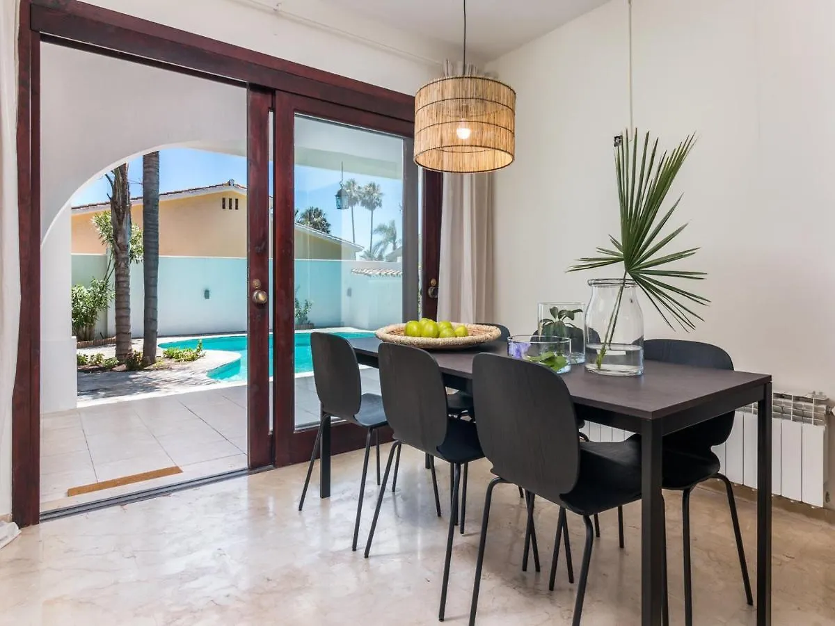 Villa De La Quilla- Private Swimming Pool Next To The Beach Εστεπόνα